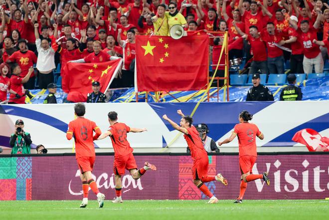 國足集中后赴西亞拉練，賽前轉(zhuǎn)至巴林。