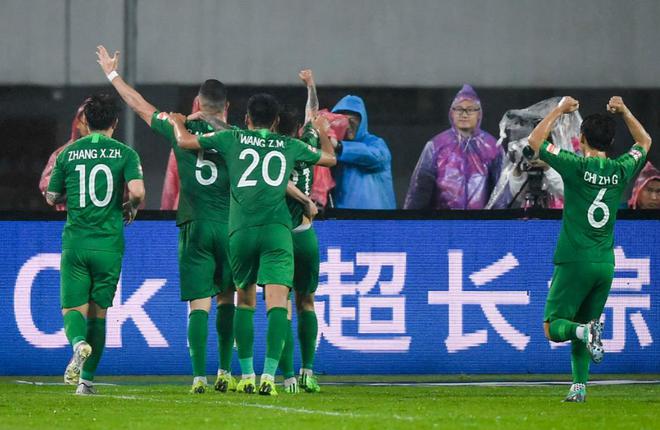 南通支云降級(jí)，三核心離隊(duì)，魯能得金靴。