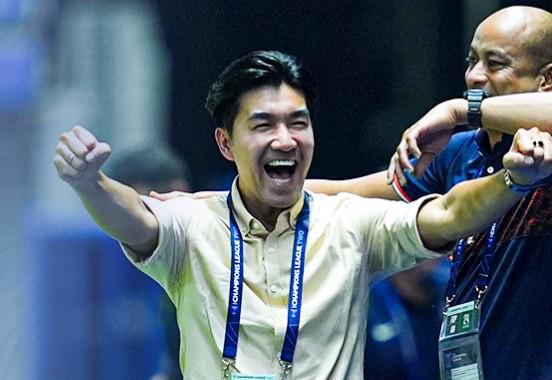 泰港主帥謝球隊眾成員，良好開端