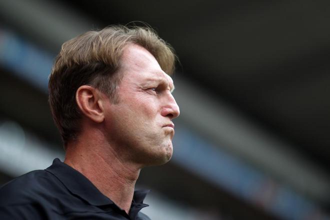 哈森許特爾：未實(shí)訓(xùn)，用電腦動(dòng)畫演示戰(zhàn)術(shù)，因多特前球隊(duì)疲勞。