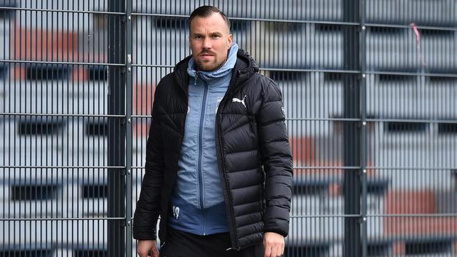 格羅斯克羅伊茨：沙爾克需穩(wěn)教頭，防降級(jí)