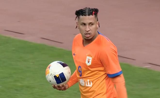 克雷桑戰(zhàn)染黃，泰山收官戰(zhàn)缺陣，提前放假。