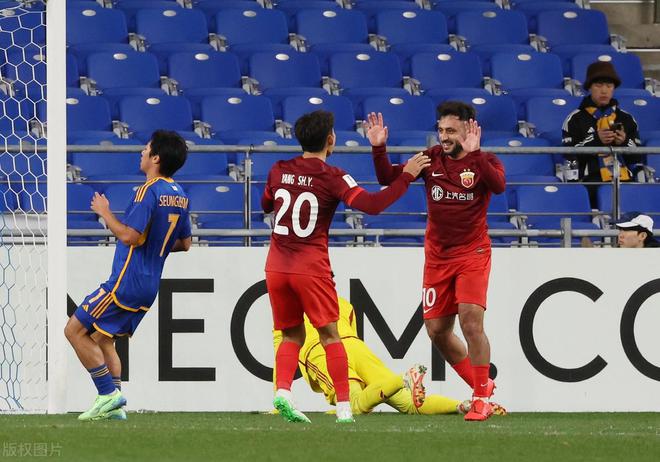亞冠中超夜，海港勝韓冠，泰山同晉級(jí)。