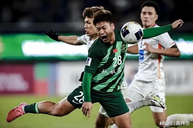 亞冠激戰(zhàn)，8人互推，趙博倒地，對(duì)手雙黃。