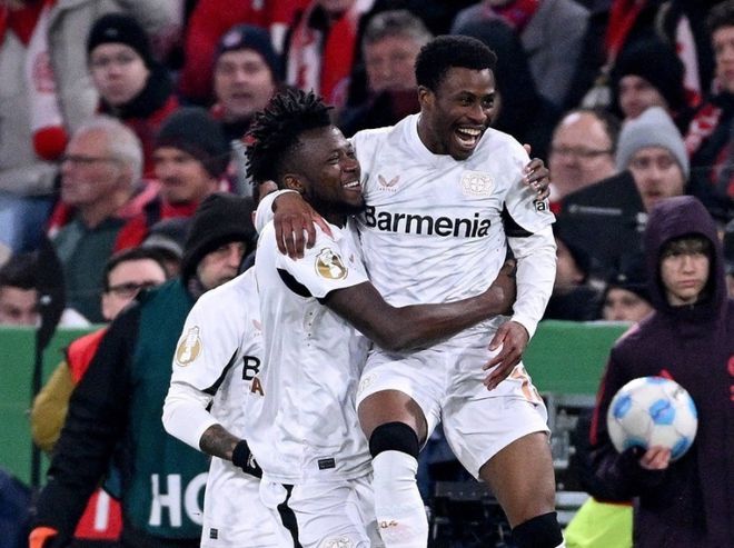 孔帕尼驚愕，門神罰離致命，凱恩失意，再失冠軍。