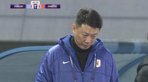 泰山亞冠戰(zhàn)績不佳，聯(lián)賽排名不佳，換帥備戰(zhàn)新賽季。