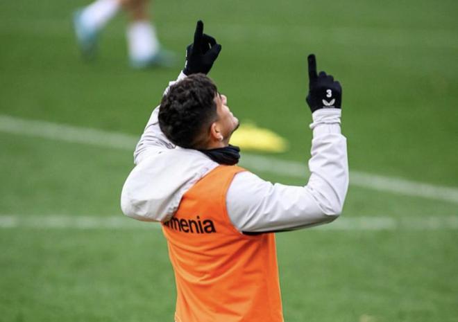 勒庫森欲續(xù)約因卡皮耶，球員計(jì)劃明夏離隊(duì)。