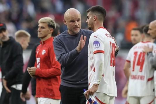 薩爾茨堡紅?？偙O(jiān)贊A席，加盟傳聞不實。