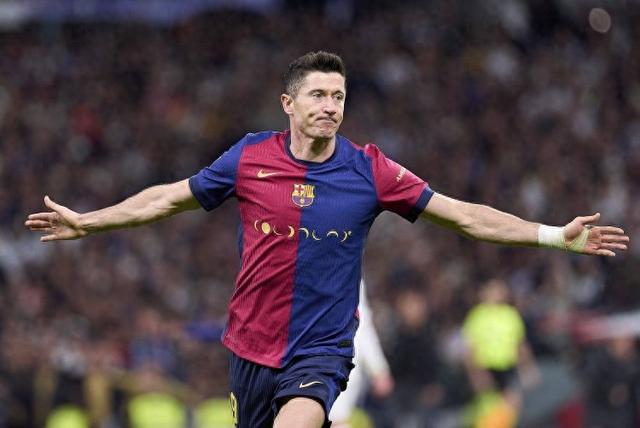 歐洲金靴排行：萊萬領(lǐng)跑，凱恩、薩拉赫緊隨其后。