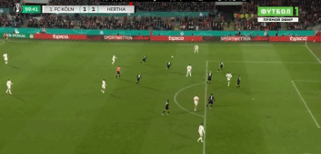 科隆球員禁區(qū)空門未進(jìn)球，錯(cuò)失良機(jī)。