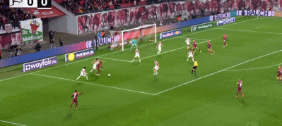 萊比錫平法蘭克福，謝什科、納撒尼爾-布朗進(jìn)球