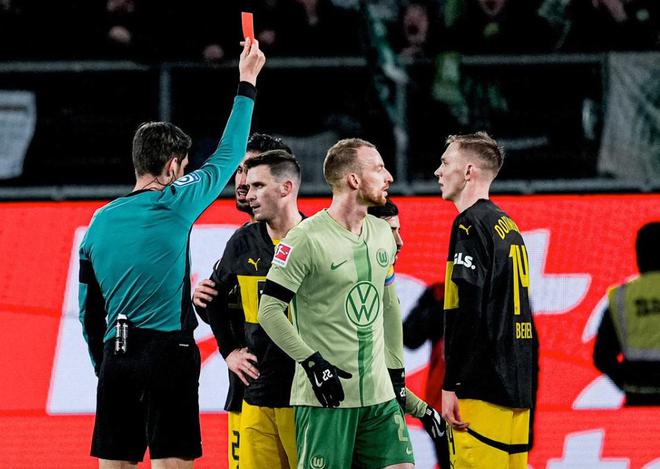 官方：格羅斯遭紅牌禁兩場，錯過戰(zhàn)藥廠及基爾比賽。