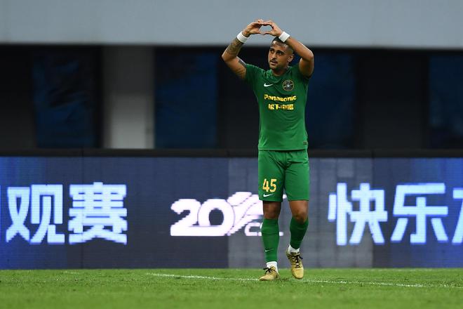 再見(jiàn)浙江隊(duì)！金靴重返泰山，攜手克雷桑澤卡，三叉戟組合。