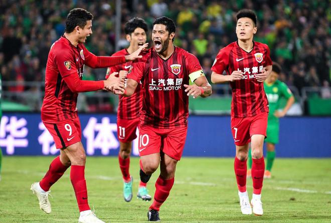 國(guó)際足聯(lián)贈(zèng)大禮，上港得喜訊，魯能急切期待！