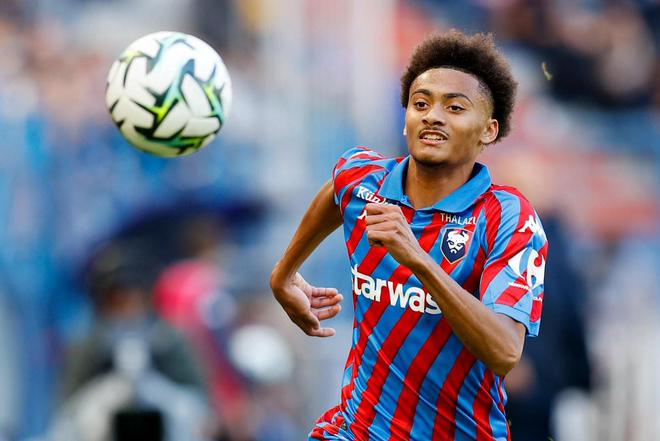 德天萊比錫領(lǐng)跑卡昂戈米爭奪，米蘭維拉亦有意。