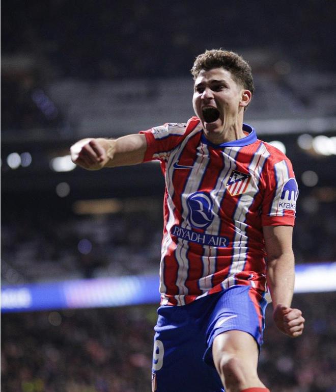 小蜘蛛雙響絕殺，2-1逆轉(zhuǎn)，10人馬競(jìng)創(chuàng)歷史，終結(jié)藥廠連勝