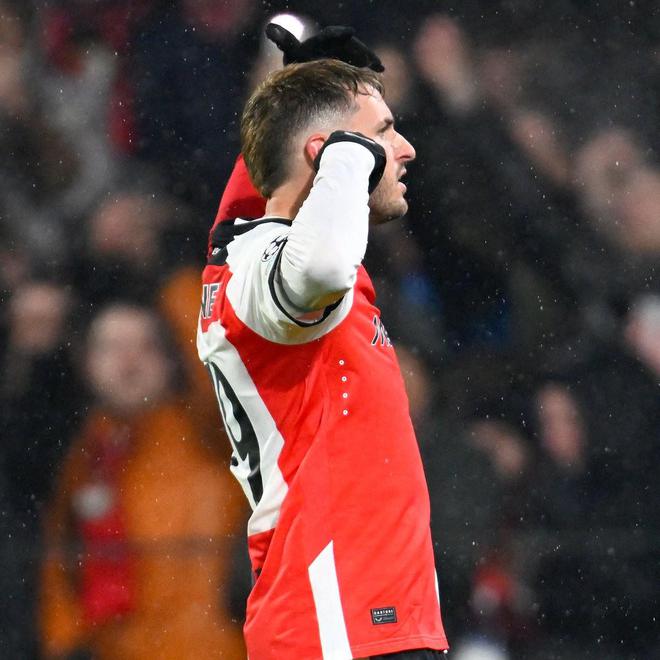 歐冠進(jìn)拜仁球，希門尼斯成墨西哥第三人