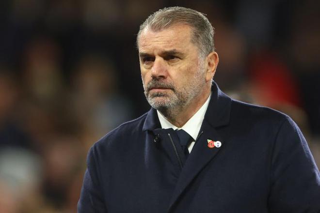 霍村球迷凌晨燃放煙花，擾熱刺出征團(tuán)隊(duì)休息