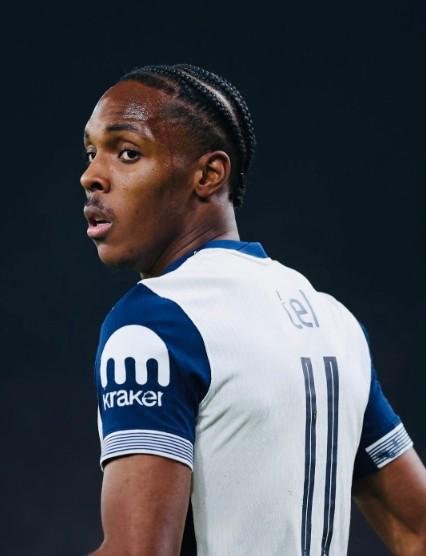 特爾社媒發(fā)布熱刺首秀照，激勵全隊昂首前行。