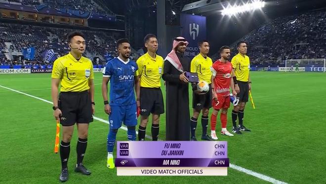 中國裁判執(zhí)法亞冠，傅明VAR介入，馬寧判點