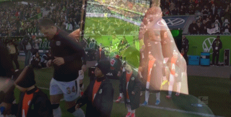 半場(chǎng)狼堡平勒沃庫(kù)森，穆杰萊錯(cuò)失良機(jī)，基斯破門(mén)無(wú)效。