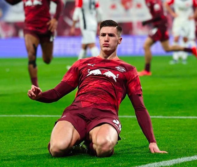 里程碑，謝什科俱樂部+國家隊百球里程碑