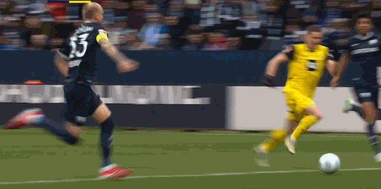 聚勒獻(xiàn)禮，馬蘇雙響，多特三分鐘兩失球，暫0-2波鴻。