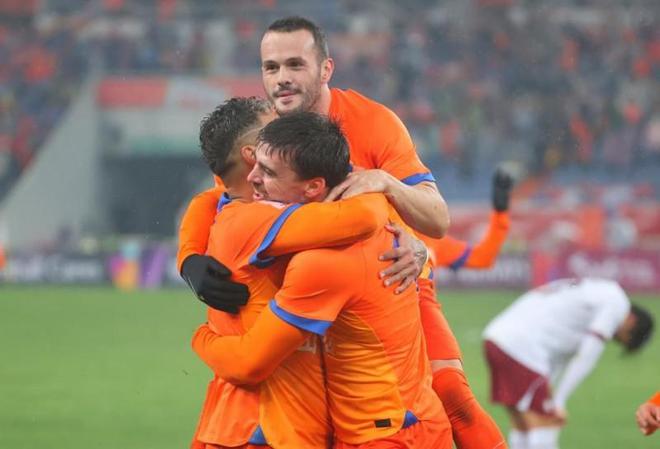 亞冠泰山，爭勝不保平，三叉戟為倚重。