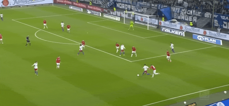 德乙半場，塞爾克進(jìn)球，維克賽爾失良機(jī)，漢堡領(lǐng)先。