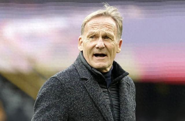 多特高層贊譽(yù)球隊(duì)，賽后輕松訪問更衣室。