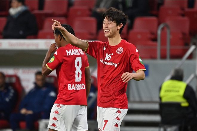 韓國球星德甲閃耀，32歲利劍妙傳，現(xiàn)場震撼。