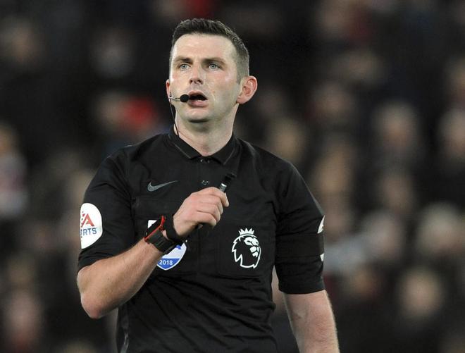 拜仁VS勒沃庫(kù)森，歐冠1/8決賽首回合，由英裁奧利弗執(zhí)法。