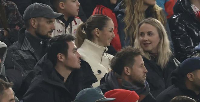 圖片報(bào)：諾伊爾傷退，烏爾賴希換位替補(bǔ)。