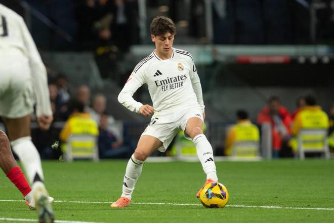 記者：法蘭克福夏窗引援名單含居勒爾，堂安律為首選右邊鋒。