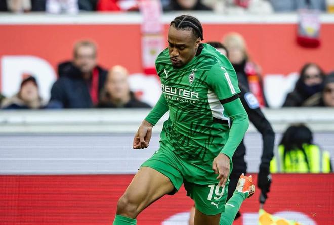 喀麥隆門興24歲前鋒恩古穆歸化，曾為法國(guó)U21效力。