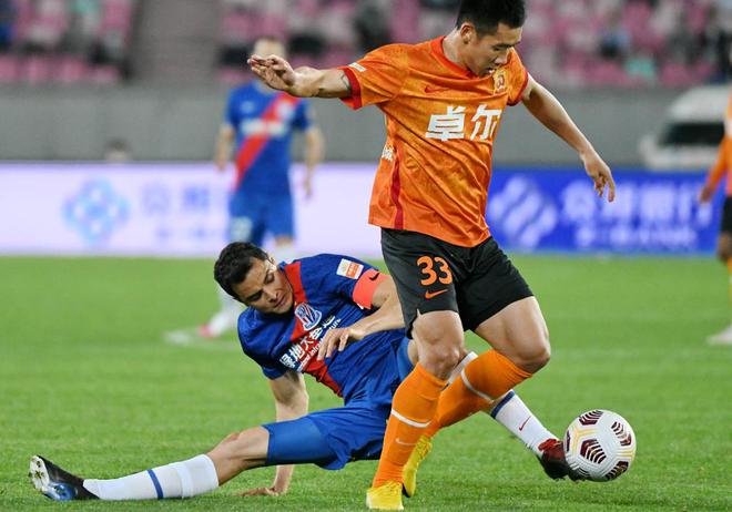 喜訊！斯盧茨基斷腕助申花晉級(jí)，兩嫡系遭調(diào)整。