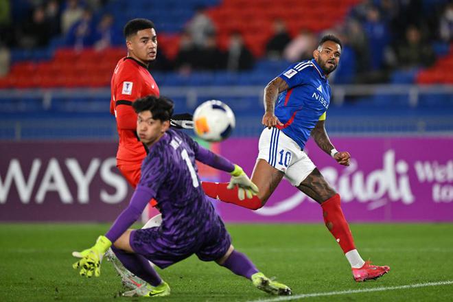 海港亞冠8強(qiáng)出局，總分1-5，四連敗遭橫濱三連殺，國腳失誤。