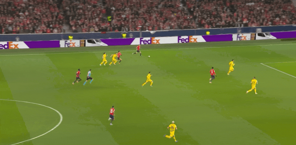 科貝爾失誤，戴維破門，里爾1-0領(lǐng)先多特。