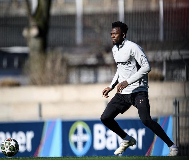 塔普索巴大腿傷愈，周三現(xiàn)身藥廠訓(xùn)練場(chǎng)。