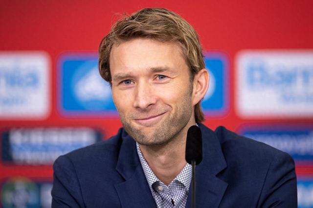 藥廠總監(jiān)贊德丙隊：對手表現(xiàn)佳，勝之無愧。