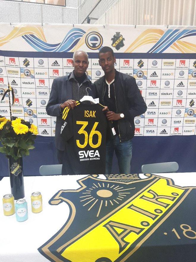 伊薩克幼入AIK青訓(xùn)，成年成億元先生。