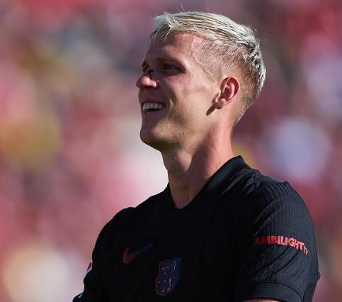 世體：弗里克擬用奧爾莫戰(zhàn)多特次戰(zhàn)，助其恢復(fù)節(jié)奏。