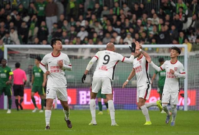 成都蓉城挑戰(zhàn)泰山，積分與亞冠格局之爭如何應(yīng)對？