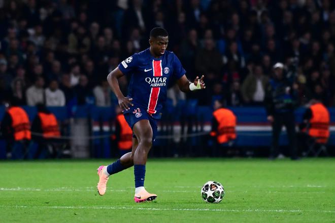 23歲帕喬封堵救巴黎，4500萬(wàn)值！德甲一年后巴黎豪購(gòu)