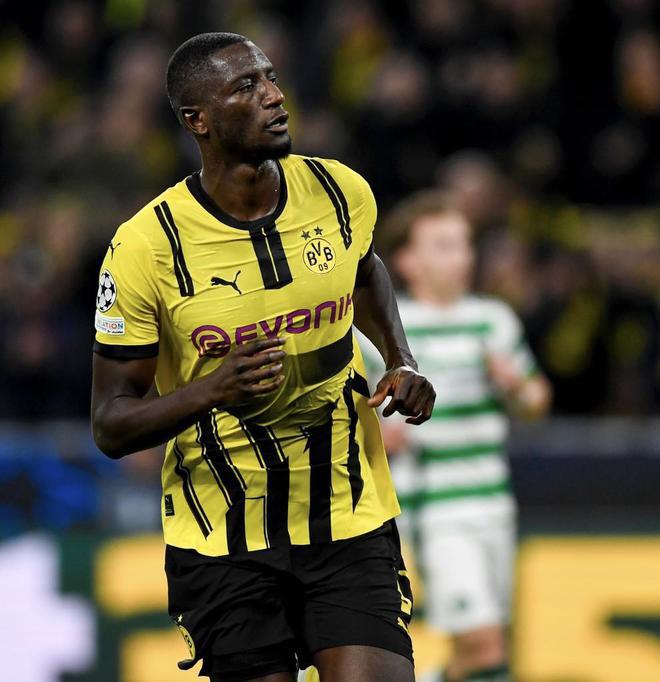 成績不佳主力離隊，歐冠射手君子協(xié)定，小將赴英。