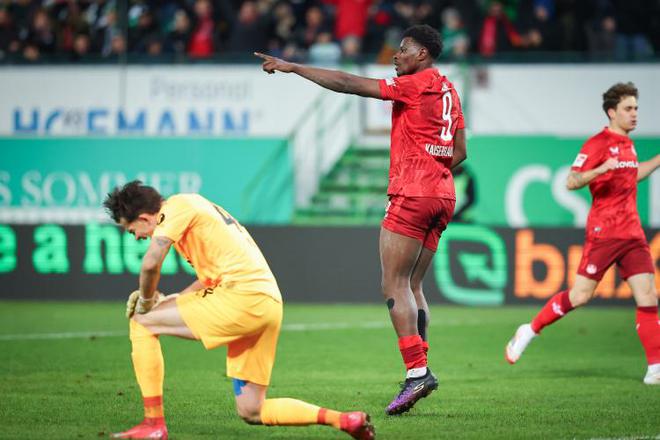 德乙頭號射手解約金低，英超夢想引多隊關(guān)注。