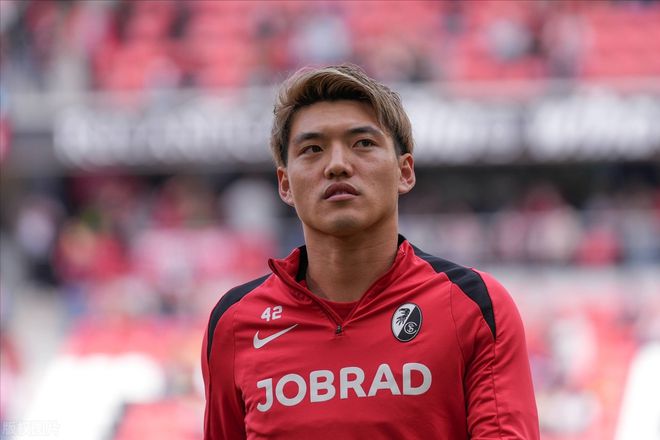 3-2，日本球星德甲閃耀，26歲巨星遠(yuǎn)程炮轟，賽季17球太強(qiáng)。