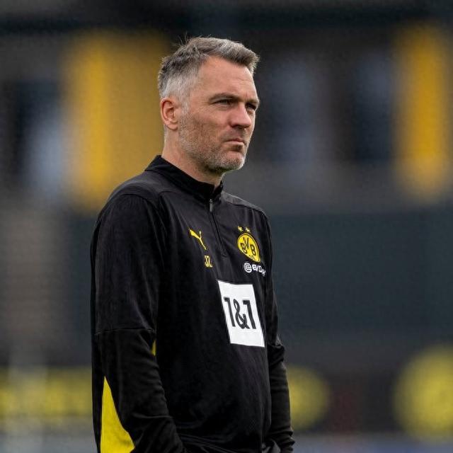 官方：多特U23主帥解約，教練請求提前結(jié)束賽季合同。