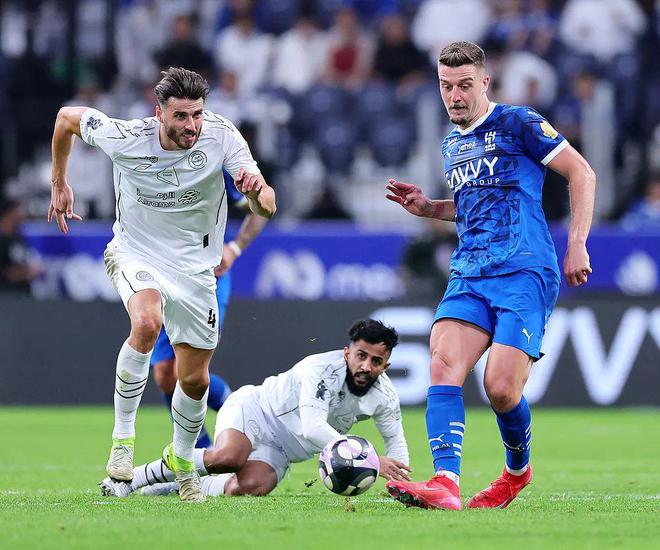 今晚亞冠8強(qiáng)戰(zhàn)，東西亞強(qiáng)隊(duì)對(duì)決，C羅領(lǐng)銜沖半決賽！