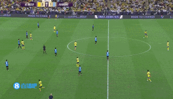 C羅內(nèi)切遠(yuǎn)射，稍偏！